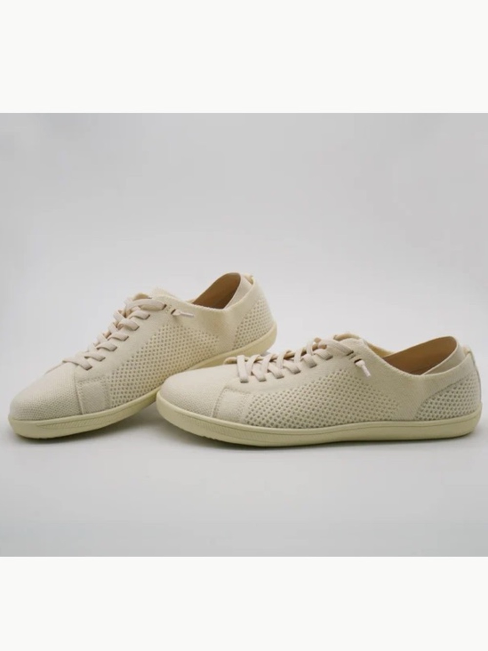 Almond Oak Merino Wool Travel Shoe in Cream EUC